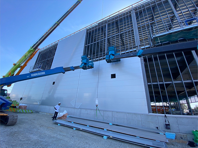 大規模施設の対応可!工場や倉庫・各種施設の屋根・外壁の施工はお任せください!